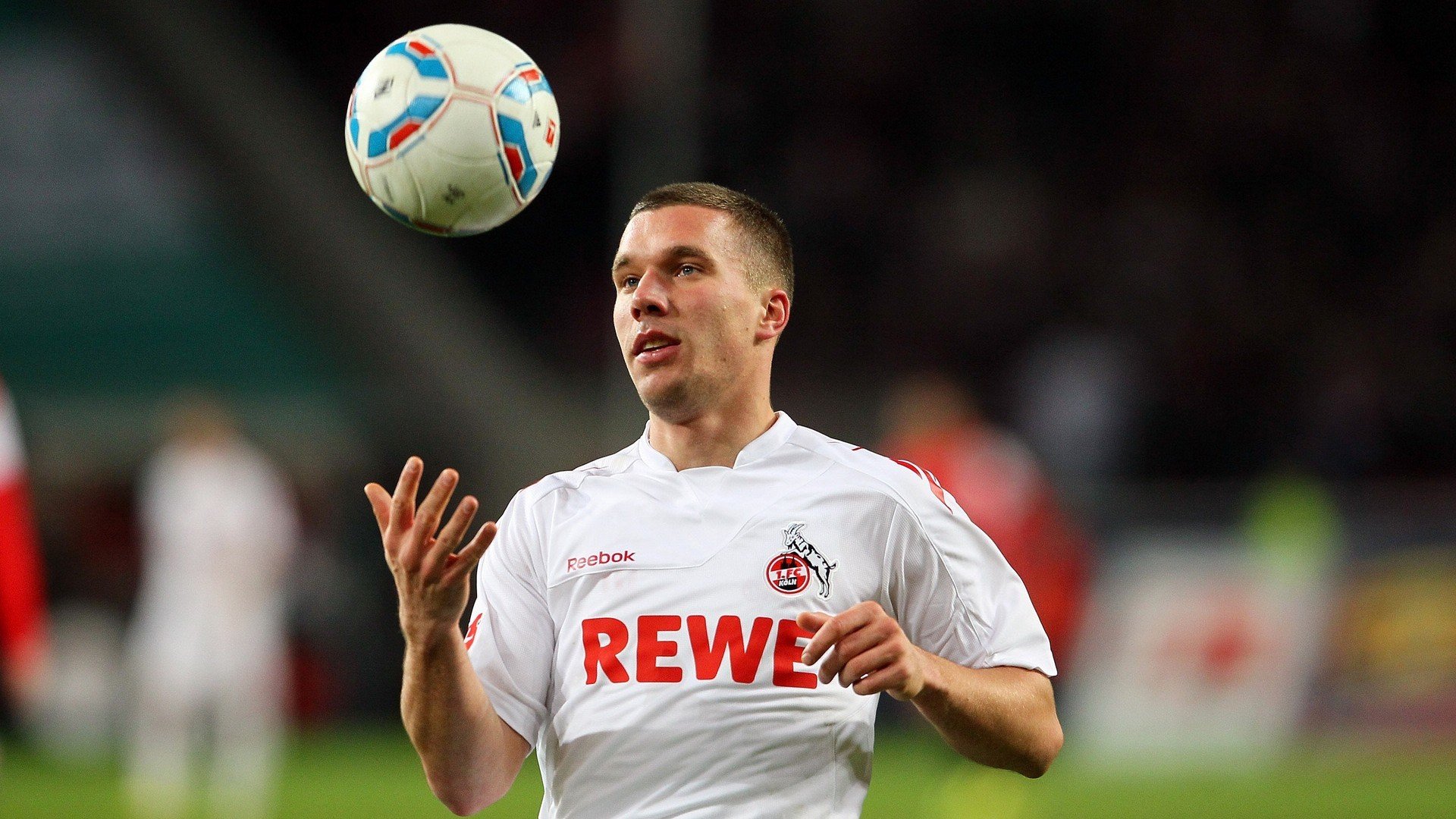 “东安湖体育公园铁人三项赛：泳池到跑道，决战全程”